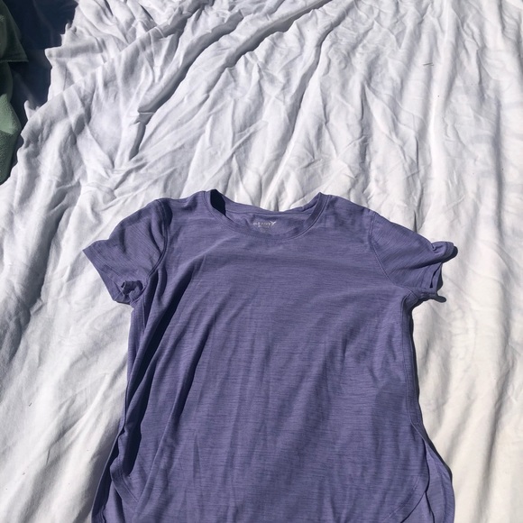 Sports tops - Picture 2 of 3